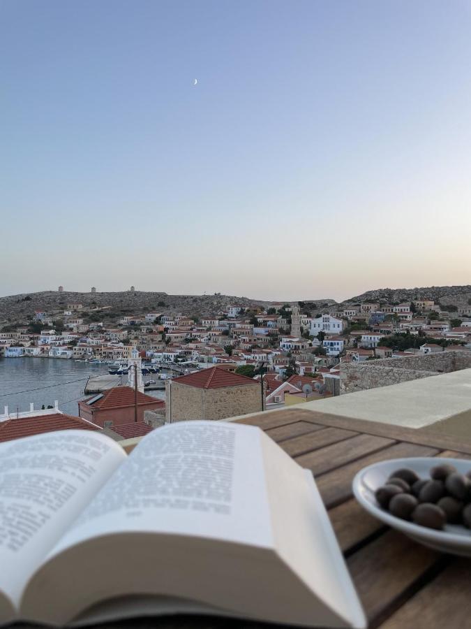 Marina Castellana Studios Chalki Town Eksteriør bilde